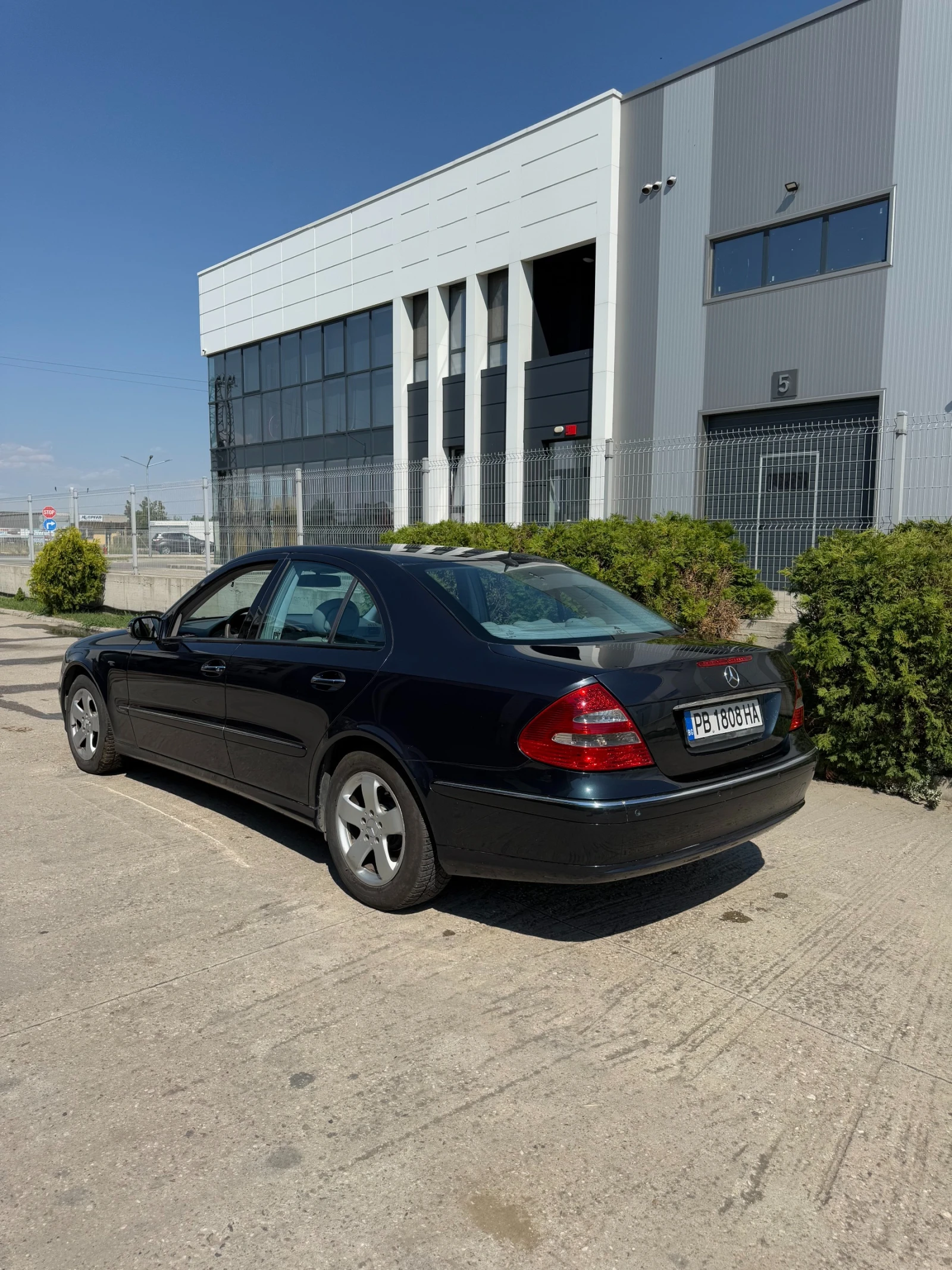 Mercedes-Benz E 320 Avantgarde - изображение 3