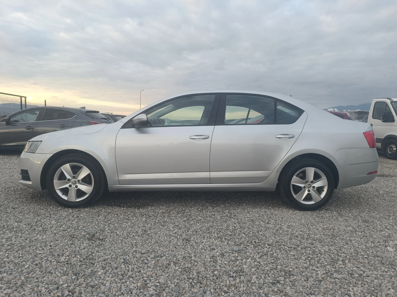 Skoda Octavia 1.6 TDI EURO6 | Mobile.bg   5