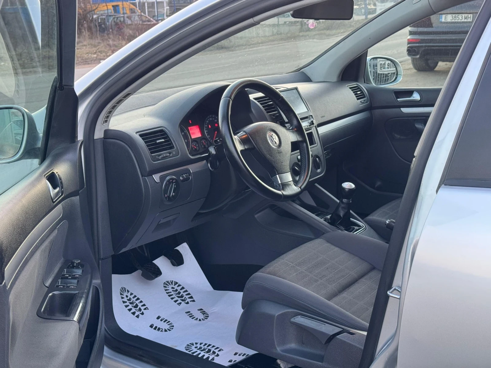 VW Golf 1.6i 102k.s ЛИЗИНГ - изображение 9