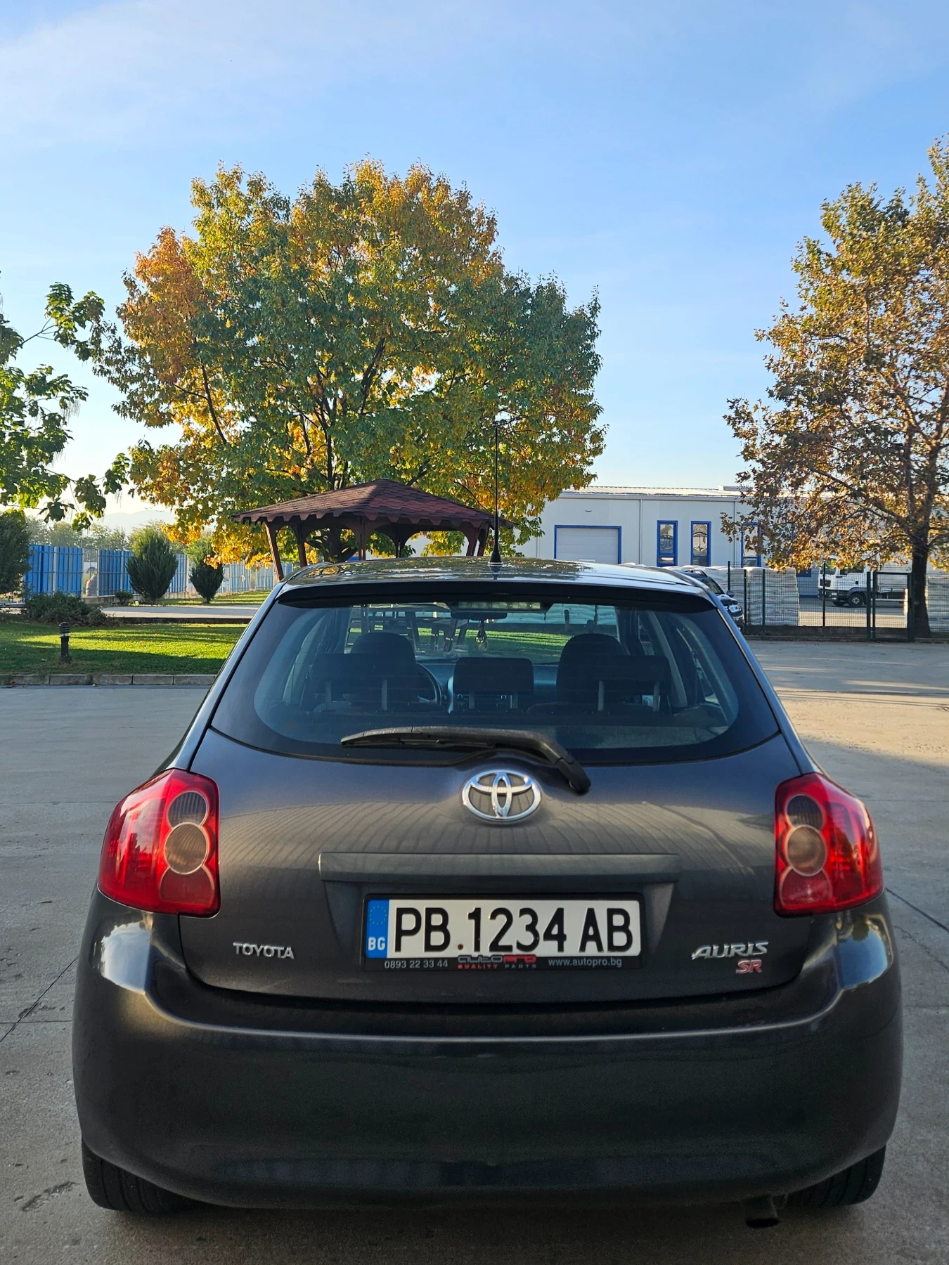 Toyota Auris 2.2 D-CAT, снимка 4 - Автомобили и джипове - 53953553