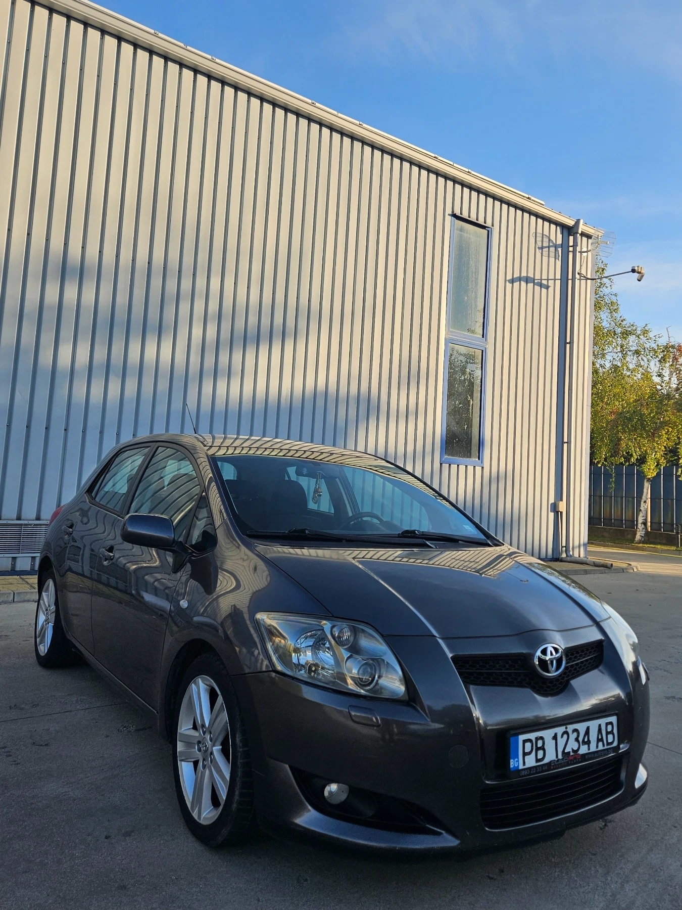 Toyota Auris 2.2 D-CAT, снимка 3 - Автомобили и джипове - 53953553