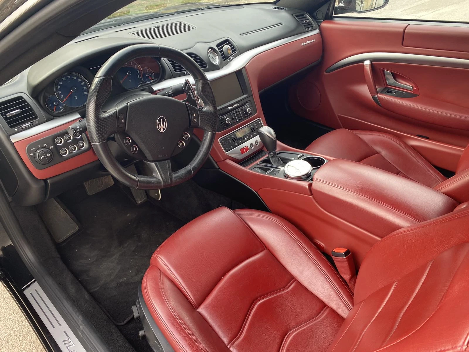Maserati GranTurismo, снимка 4 - Автомобили и джипове - 54043128