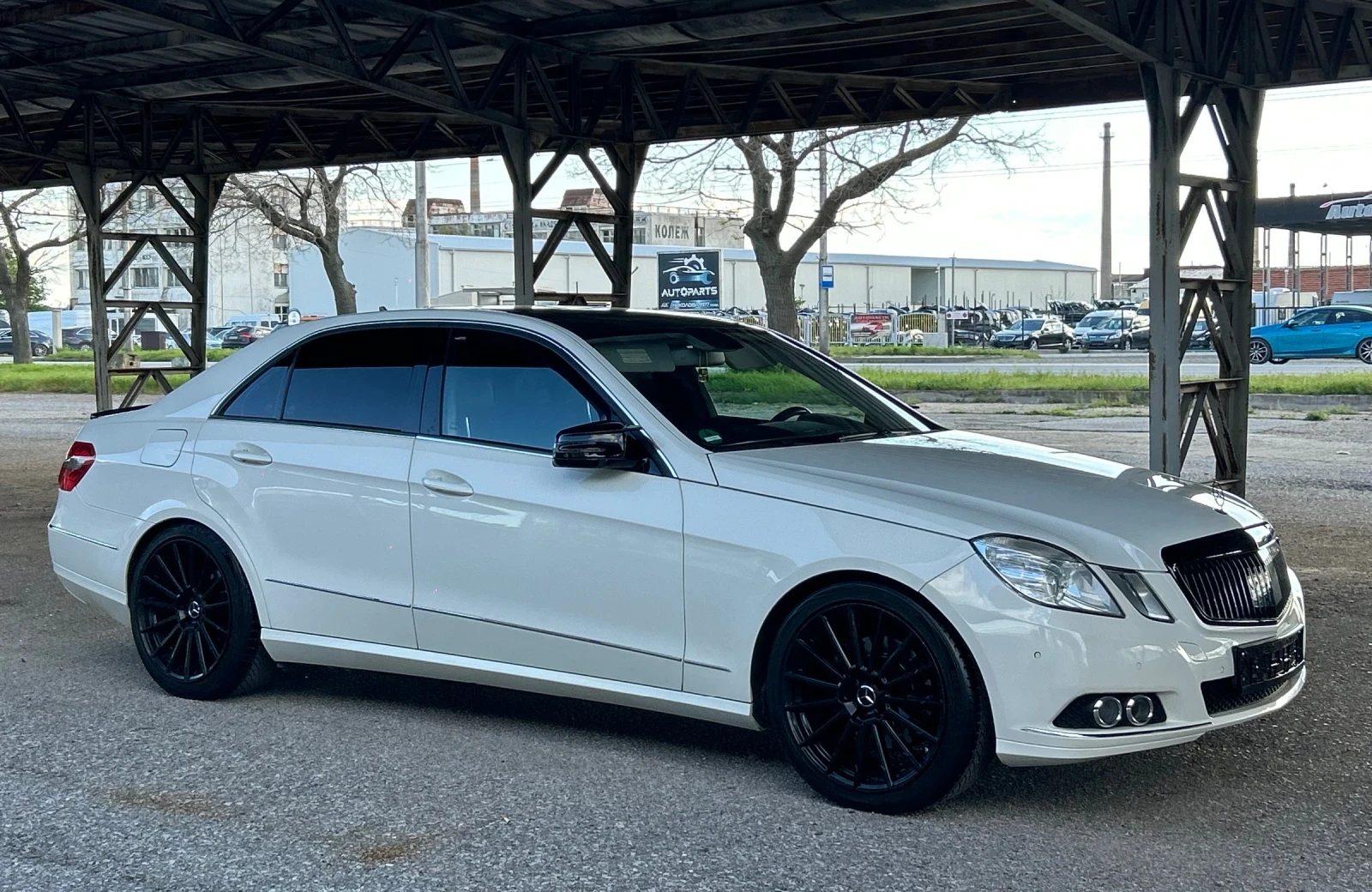 Mercedes-Benz E 300 3.5CDI V6 231ps FULL ��� | Mobile.bg � ����������� 9