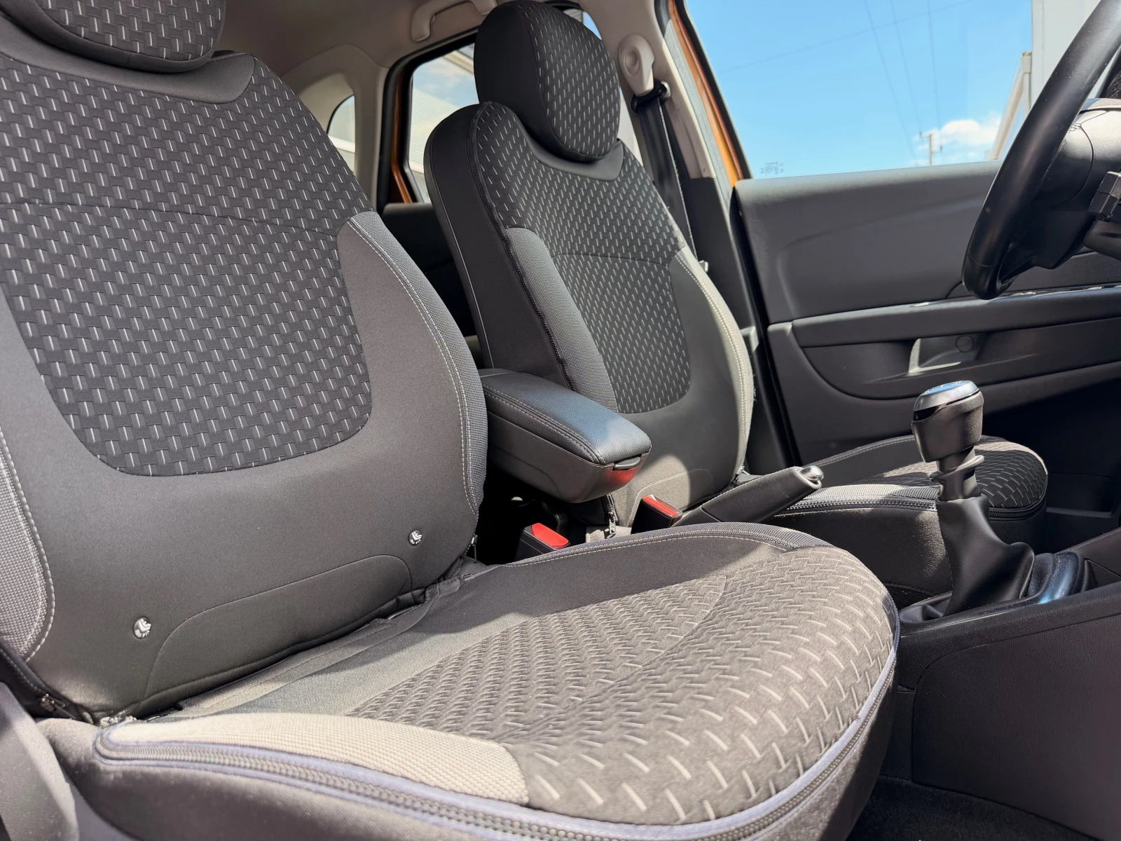 Renault Captur 1.3 ТCe / 150 к.с., снимка 16 - Автомобили и джипове - 54344605