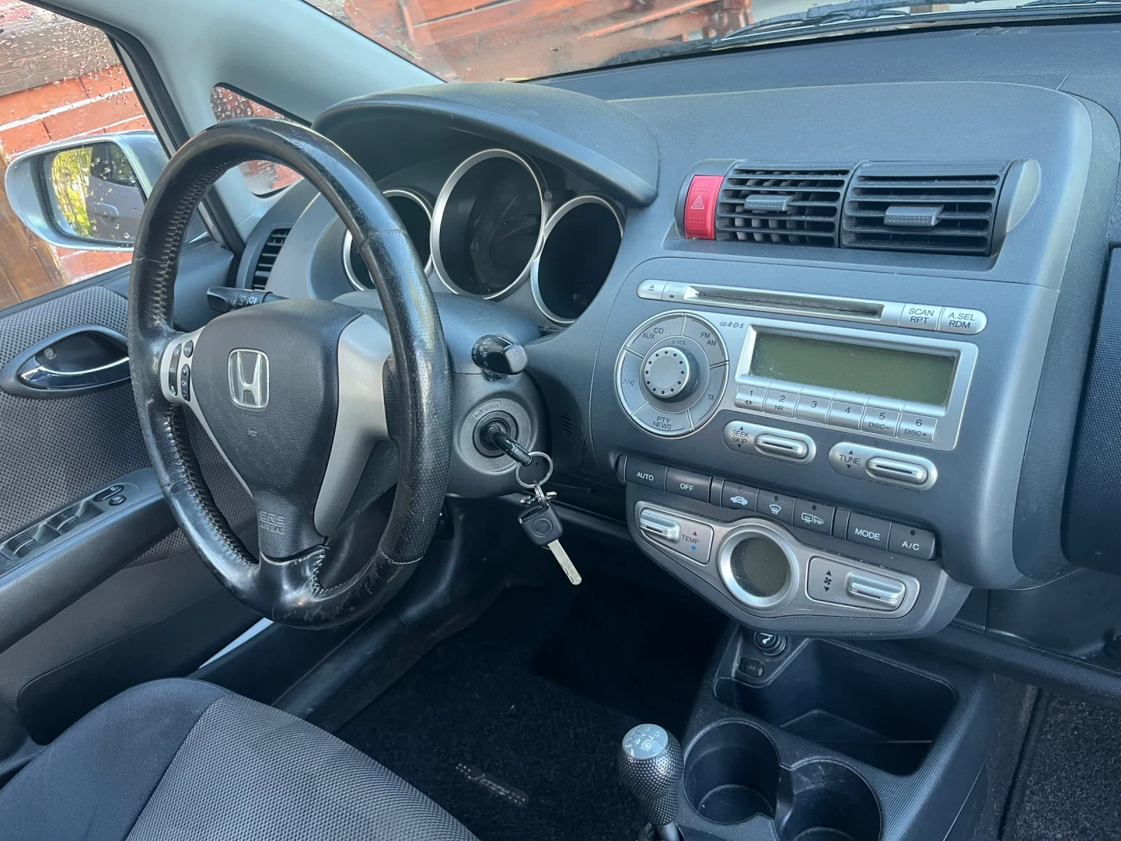 Honda Jazz 1.4 SPORT EDITION, снимка 9 - Автомобили и джипове - 54544911