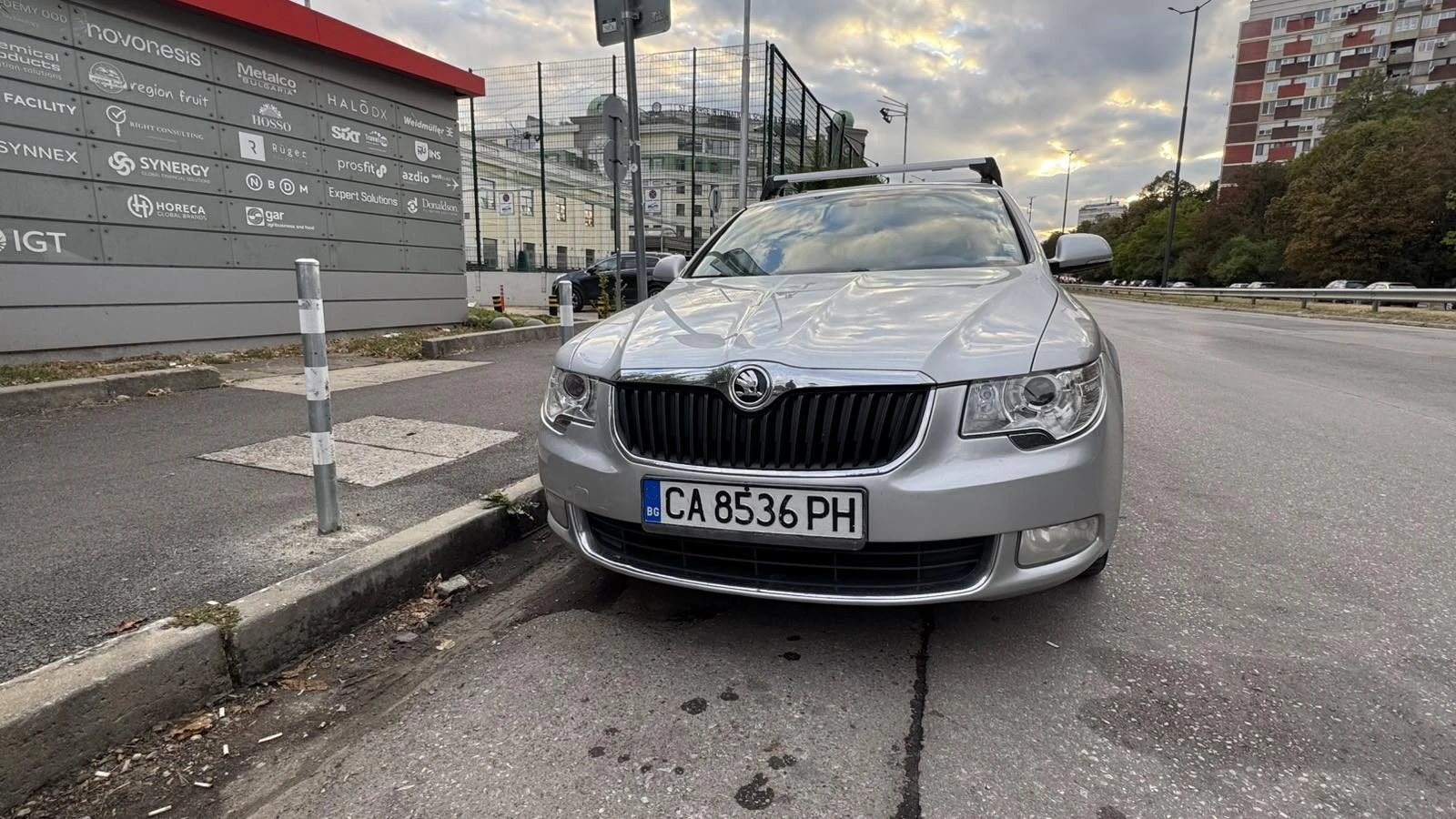 Skoda Superb, снимка 3 - Автомобили и джипове - 54621520