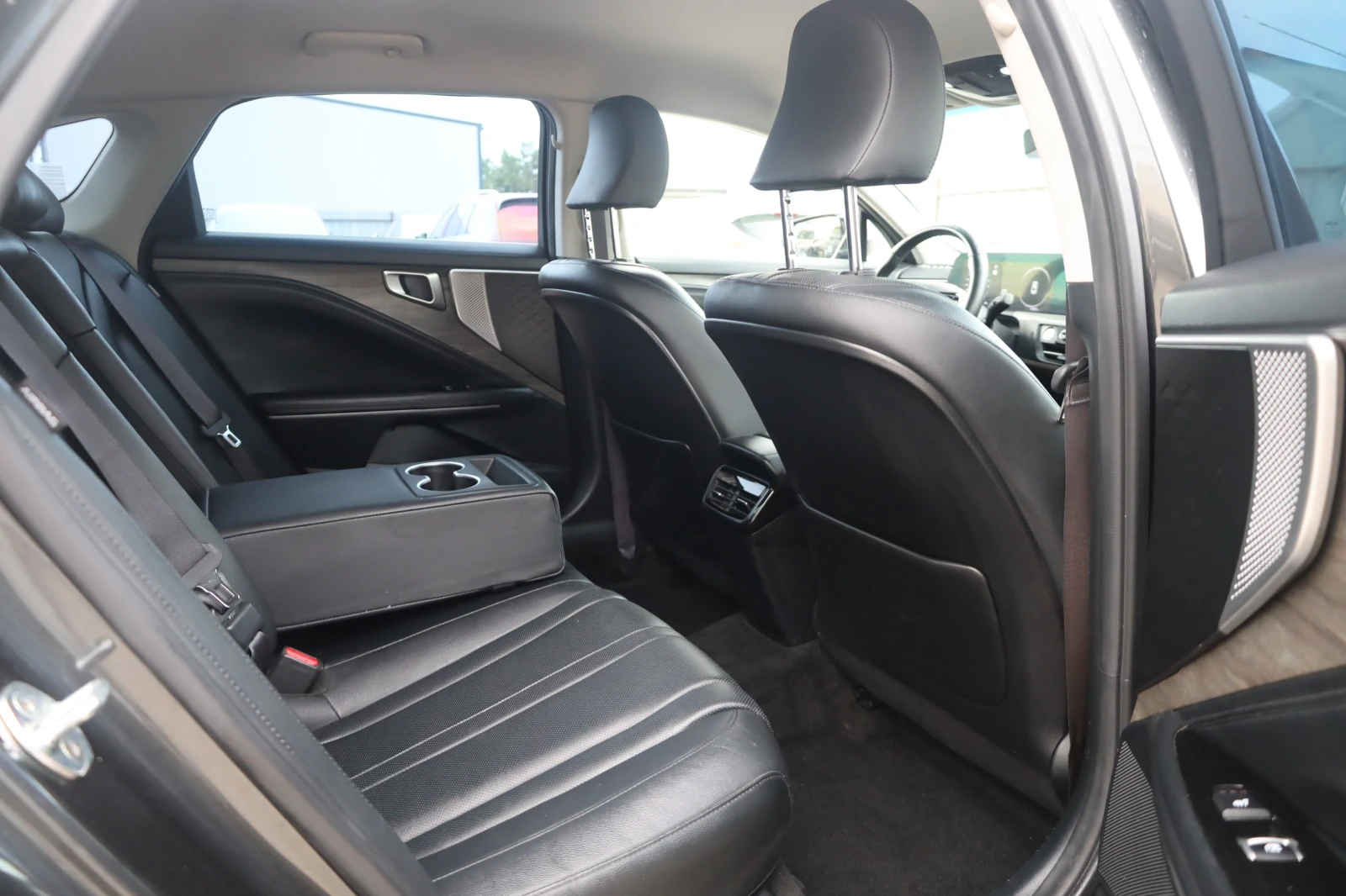 Kia K8 3.5 V6 LPG НАЛИЧНА MASSAGE KeyGO KAM Обдух Lane, снимка 8 - Автомобили и джипове - 55797689