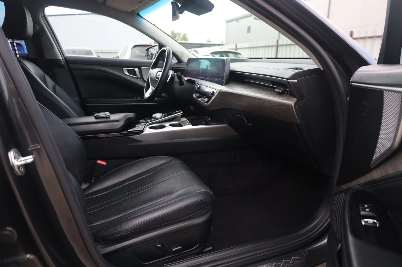 Kia K8 3.5 V6 LPG НАЛИЧНА MASSAGE KeyGO KAM Обдух Lane, снимка 7 - Автомобили и джипове - 55797689