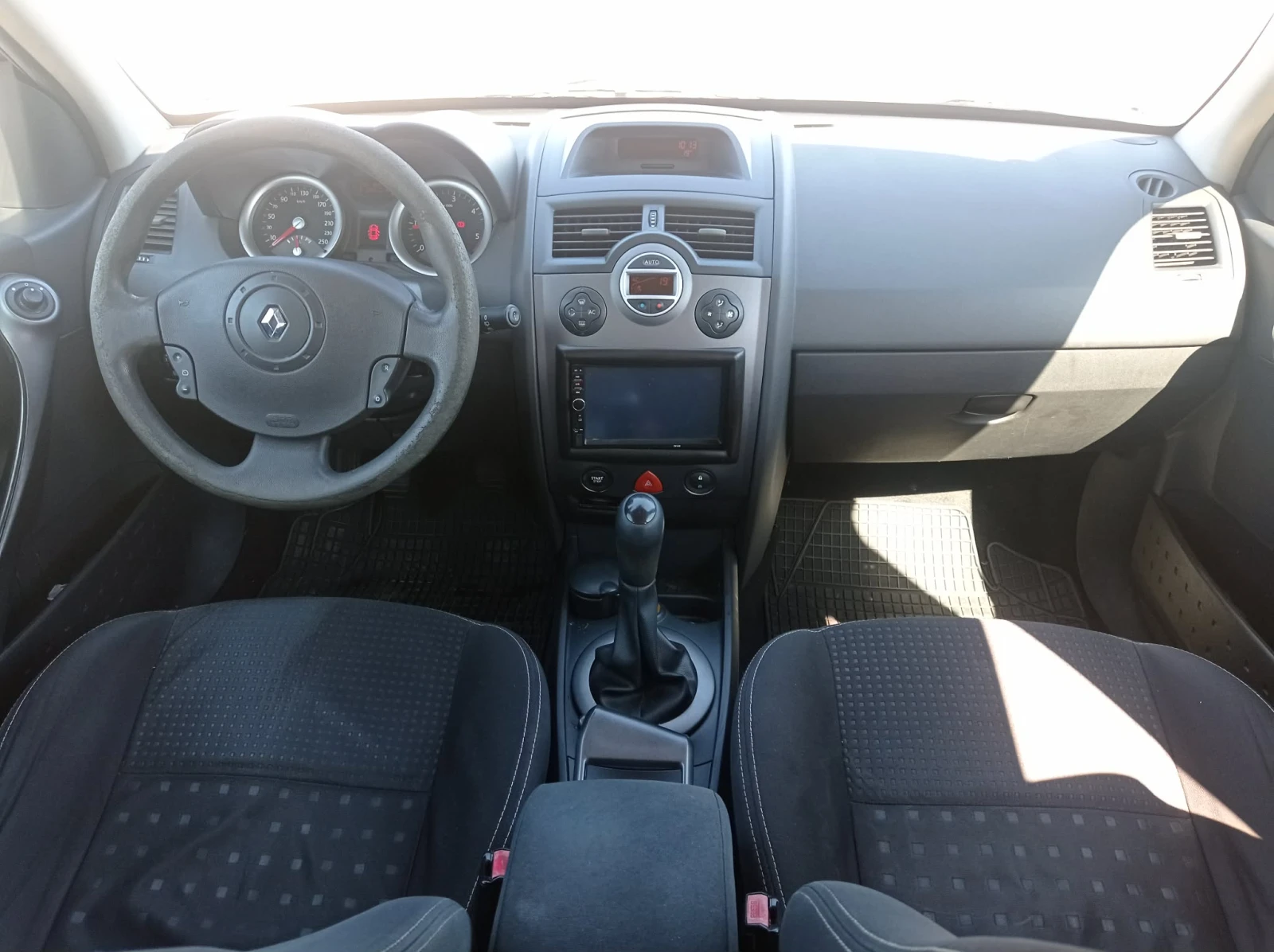 Renault Megane 2, снимка 5 - Автомобили и джипове - 55836751