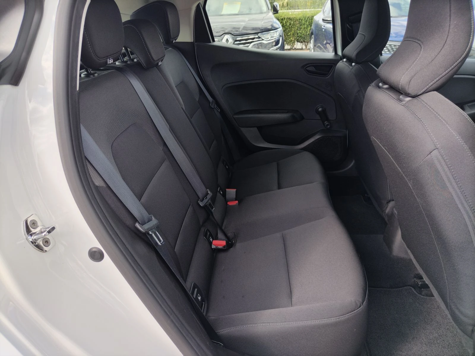 Renault Clio 1.0Tce/ 90, снимка 15 - Автомобили и джипове - 56163386
