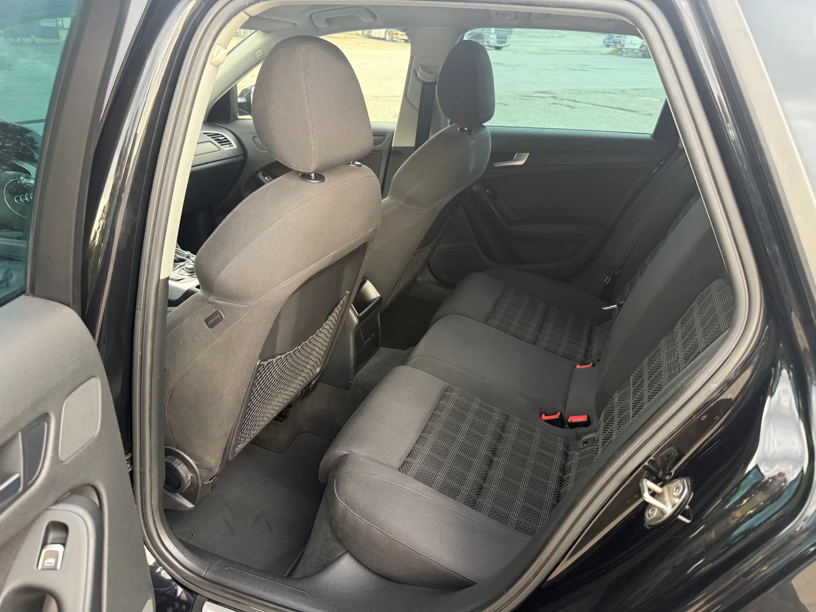 Audi A4 2.0 TDI FACELIFT, снимка 14 - Автомобили и джипове - 56167010