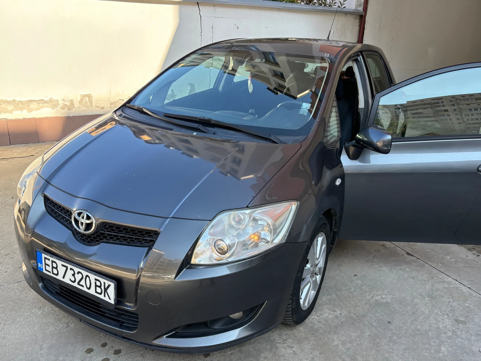 Toyota Auris, снимка 6 - Автомобили и джипове - 56643417