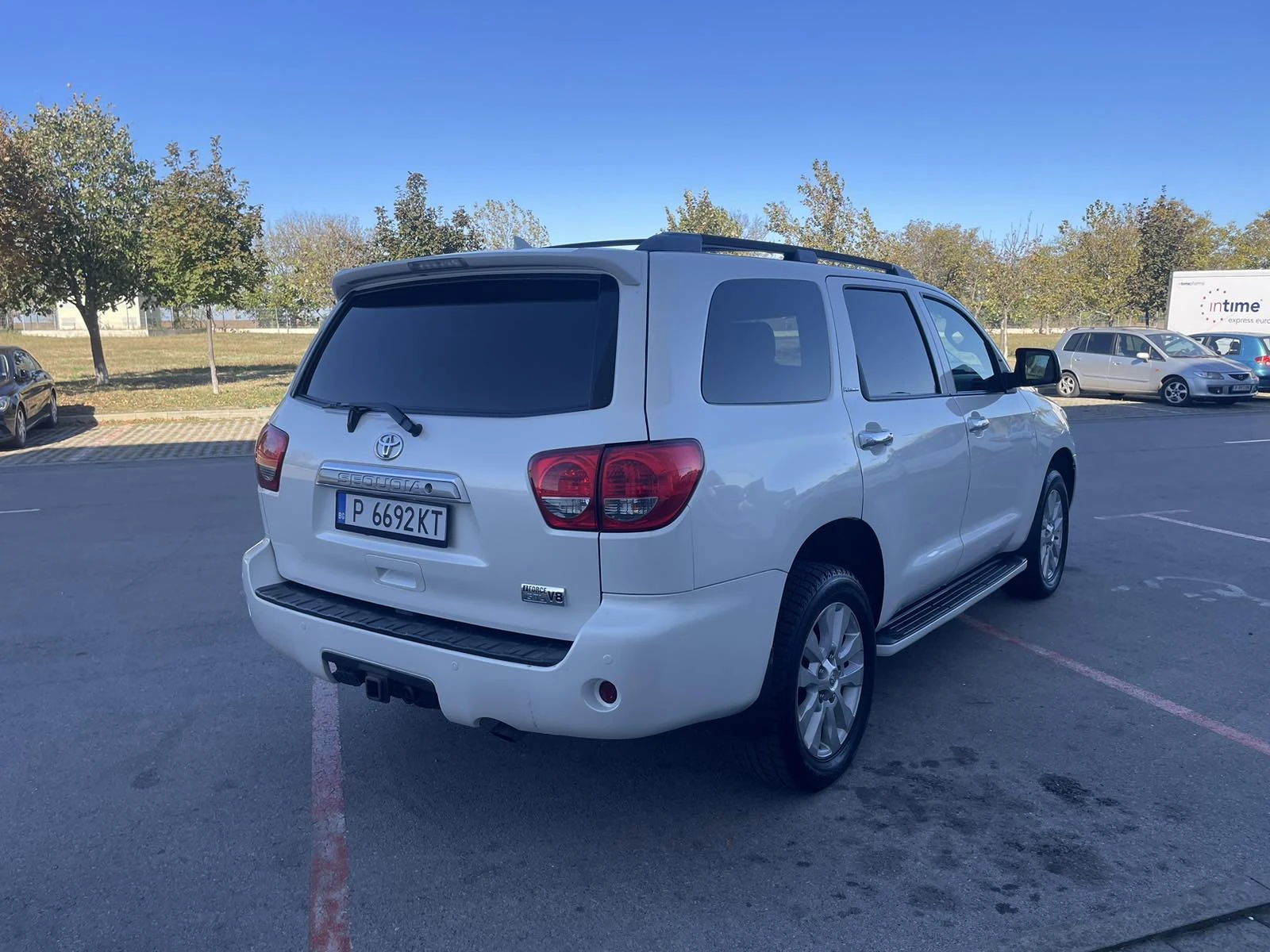 Toyota Sequoia  - изображение 3