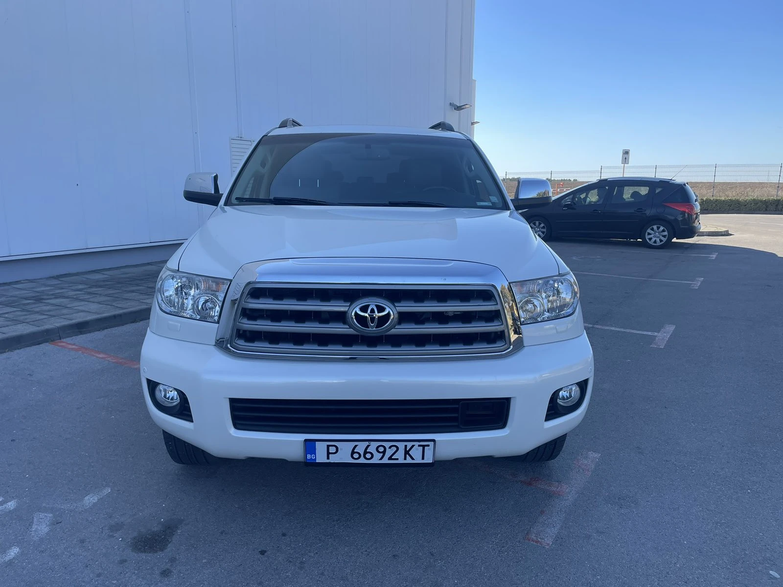 Toyota Sequoia  - изображение 8