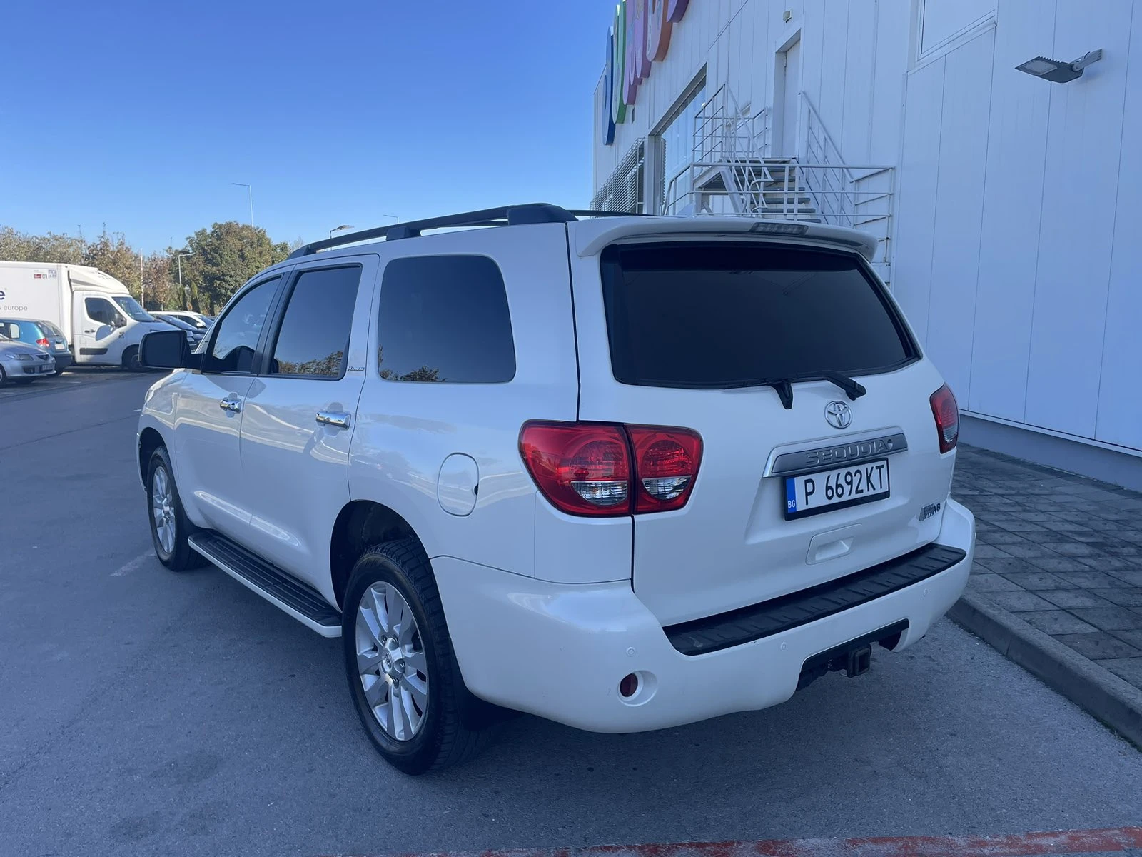 Toyota Sequoia  - изображение 5