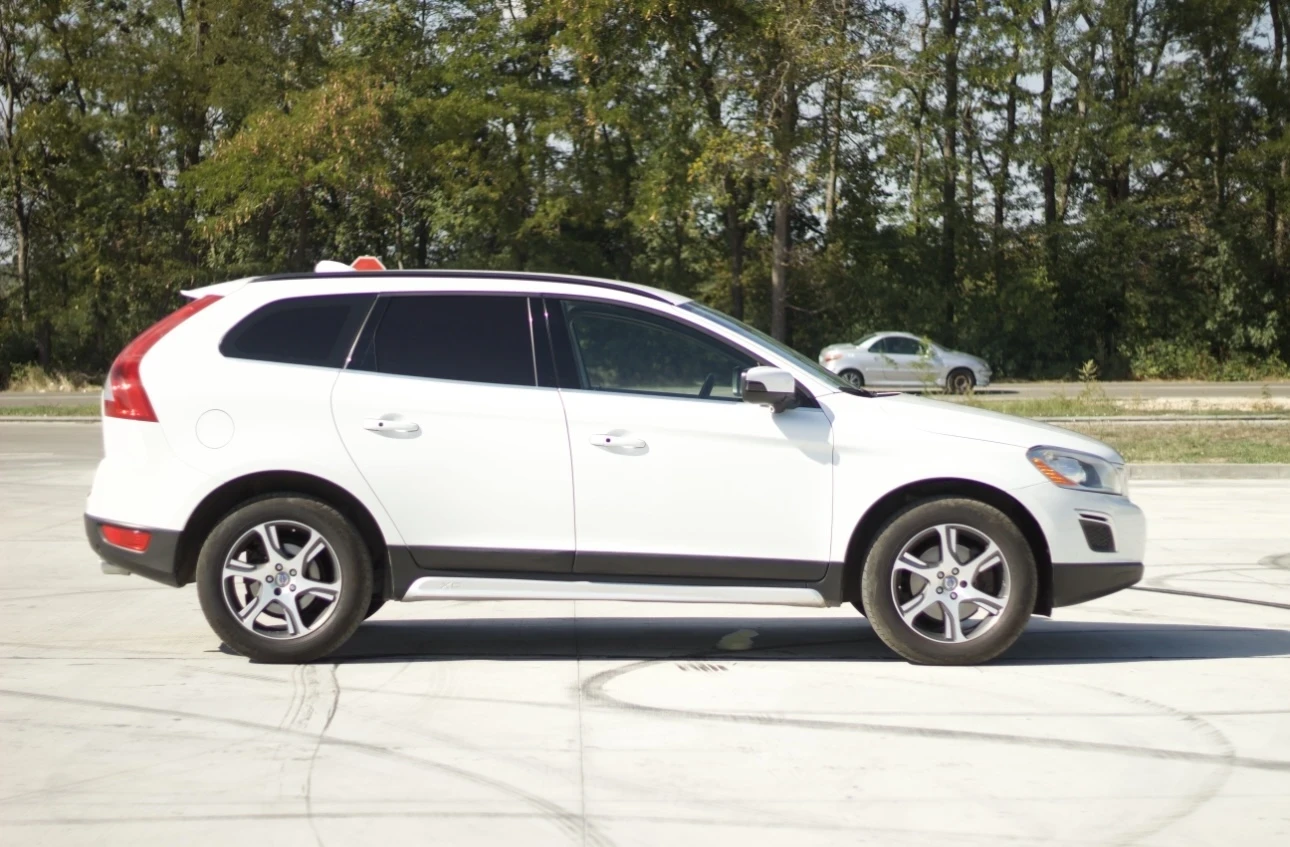 Volvo XC60 Momentum - изображение 2