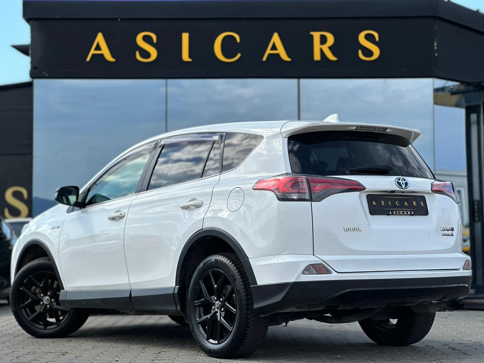 Toyota Rav4 / 2.5 HYBRID / DYNAMIC / EURO 6 / TOP / - изображение 3