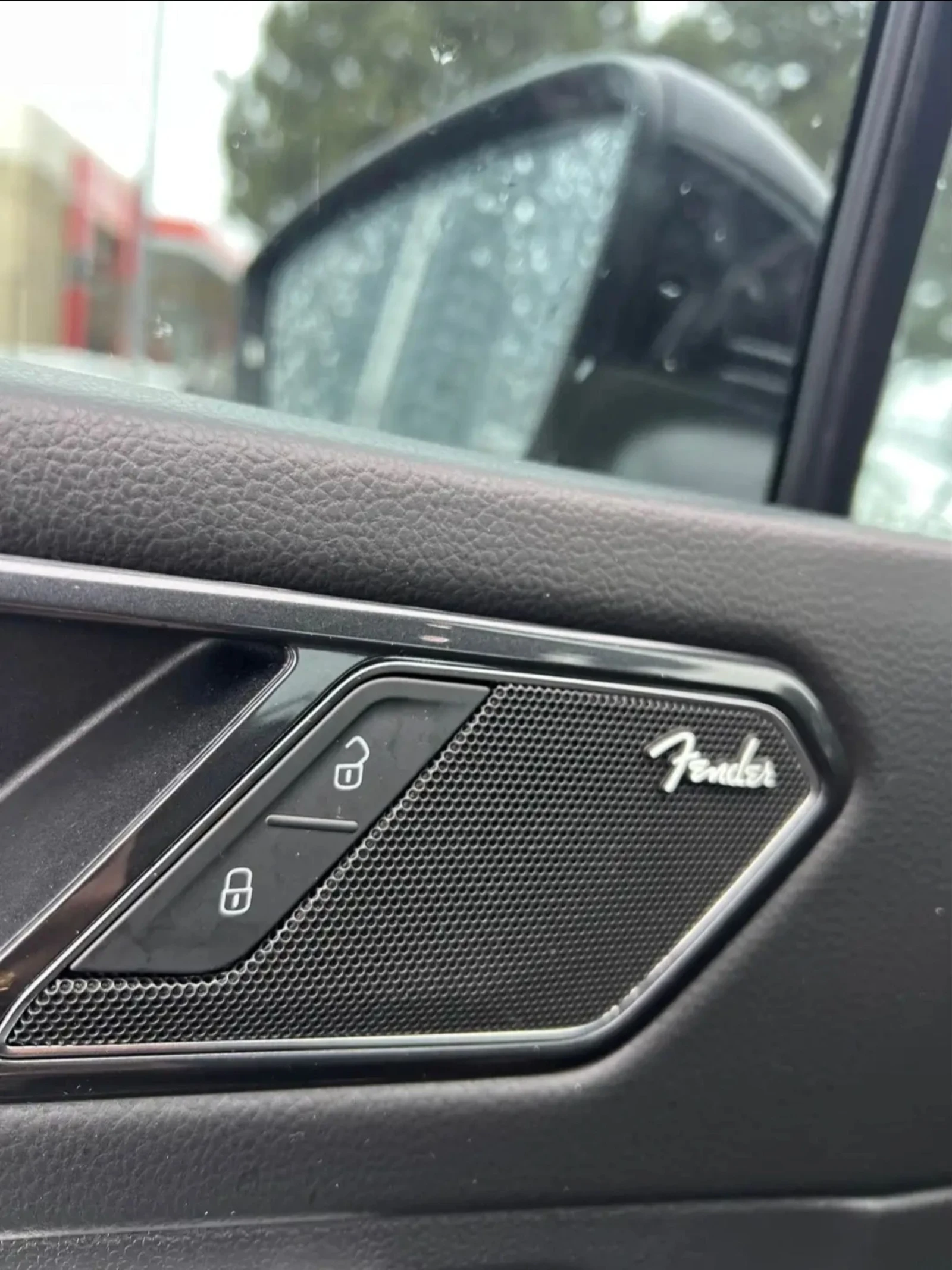 VW Tiguan 2024/51200km/R-line/Digital cockpit/Fender audio/ - изображение 8