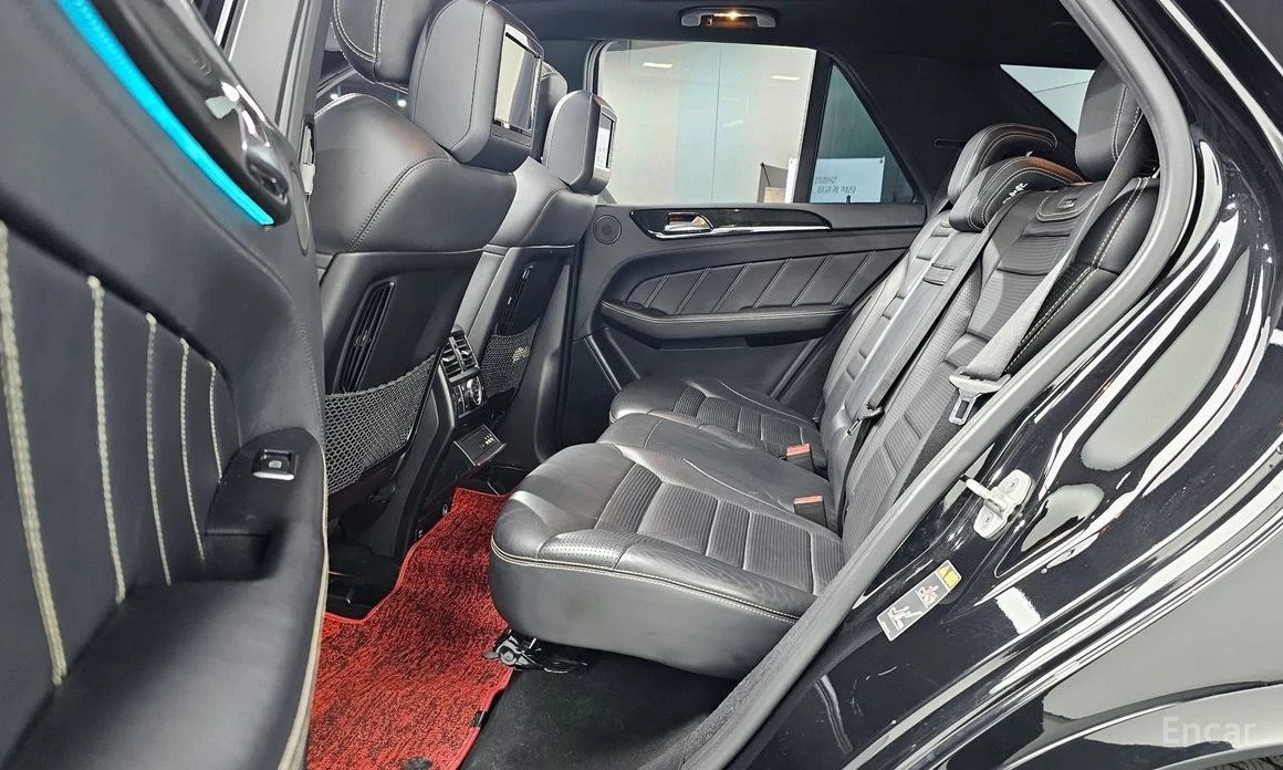 Mercedes-Benz GLE 63 AMG, снимка 11 - Автомобили и джипове - 53926636