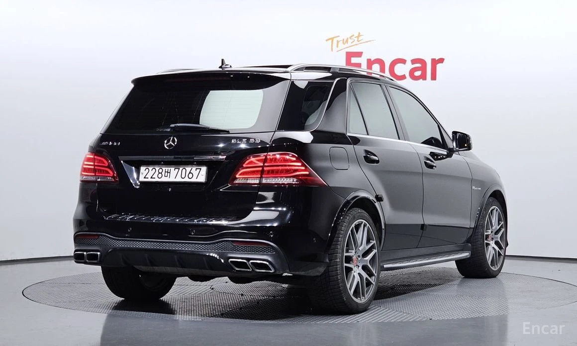 Mercedes-Benz GLE 63 AMG, снимка 2 - Автомобили и джипове - 53926636
