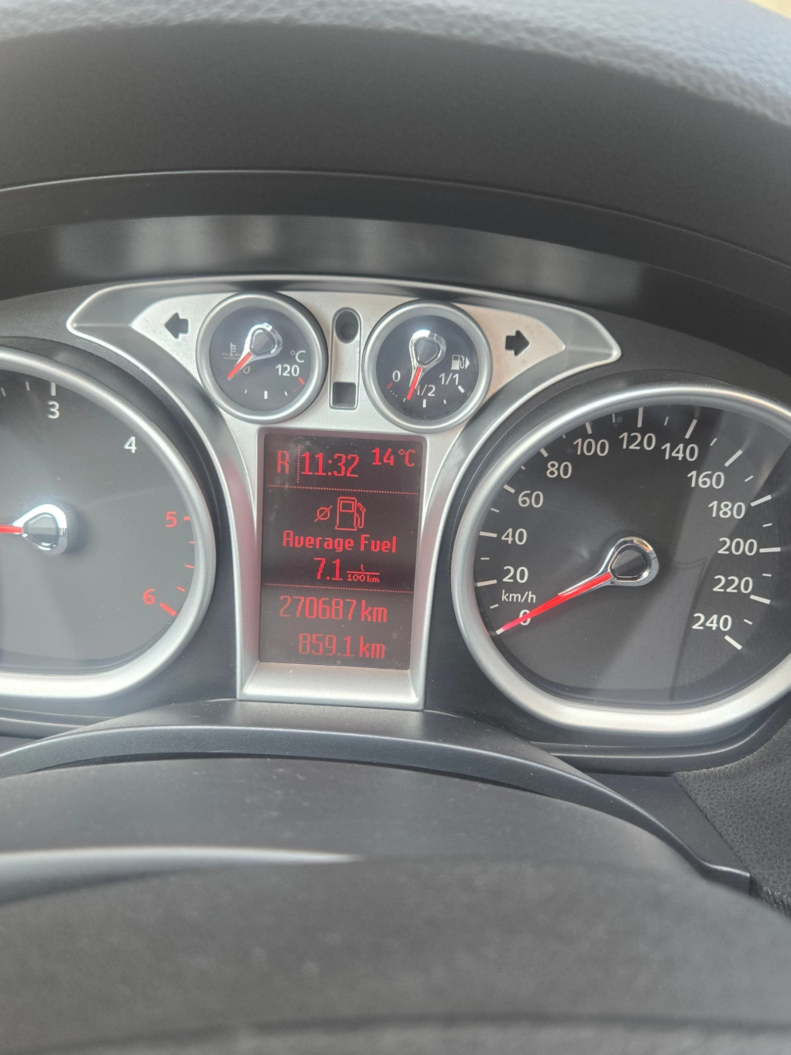 Ford Kuga Titanium , снимка 6 - Автомобили и джипове - 54353171