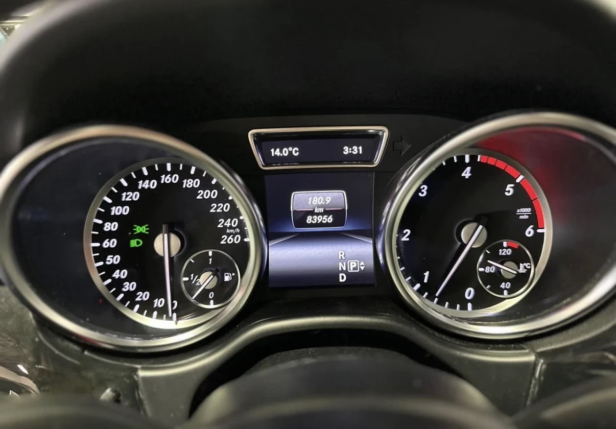 Mercedes-Benz ML 350 D * AIRMATIC * 360 CAMERA * HARMON KARDON * 84K KM, снимка 8 - Автомобили и джипове - 54895772