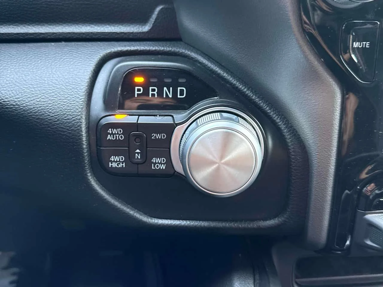 Dodge RAM 1500 * Sport * АВТОКРЕДИТ БЕЗ ПЪРВОНАЧАЛНА ВНОСКА* , снимка 16 - Автомобили и джипове - 55141639