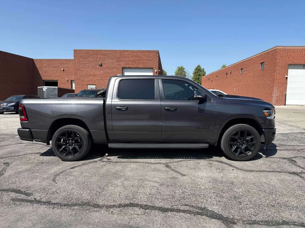 Dodge RAM 1500 * Sport * АВТОКРЕДИТ БЕЗ ПЪРВОНАЧАЛНА ВНОСКА* , снимка 3 - Автомобили и джипове - 55141639