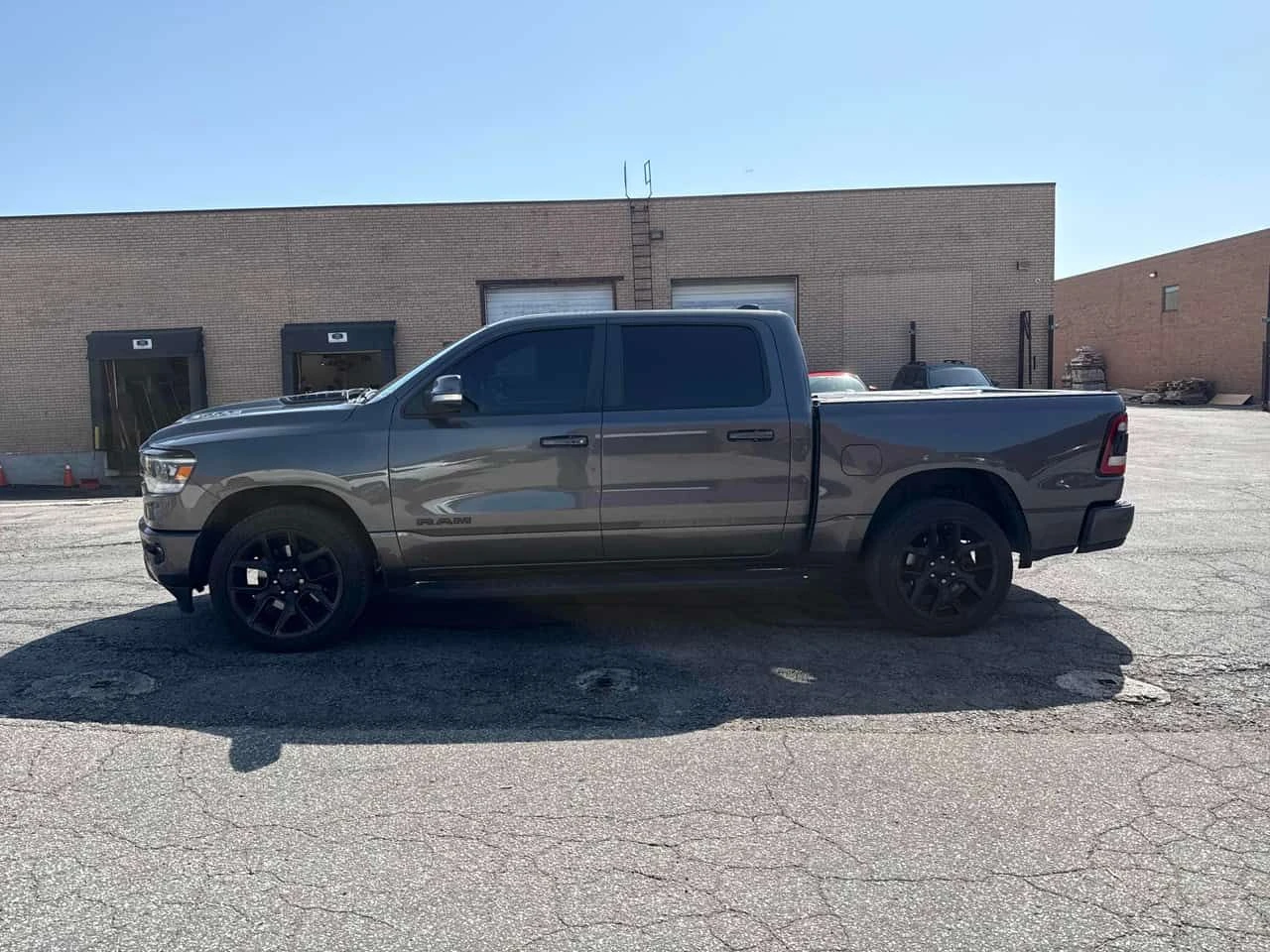 Dodge RAM 1500 * Sport * АВТОКРЕДИТ БЕЗ ПЪРВОНАЧАЛНА ВНОСКА* , снимка 2 - Автомобили и джипове - 55141639