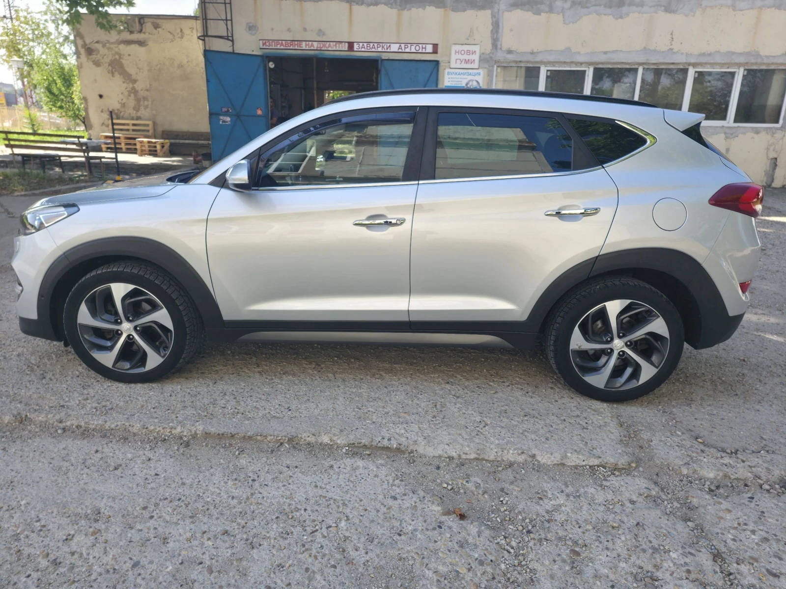 Hyundai Tucson 2.0CRDI/184КС/ТОП/FULL ЕКСТРИ/4Х4/АВТОМАТ, снимка 6 - Автомобили и джипове - 55293824
