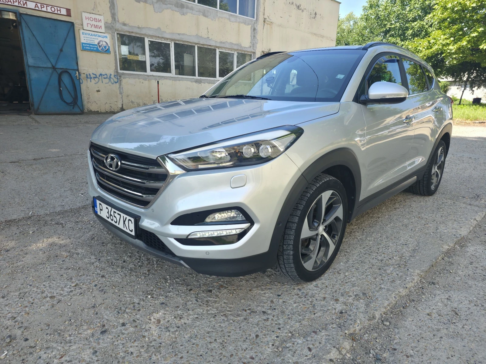 Hyundai Tucson 2.0CRDI/184КС/ТОП/FULL ЕКСТРИ/4Х4/АВТОМАТ, снимка 2 - Автомобили и джипове - 55293824