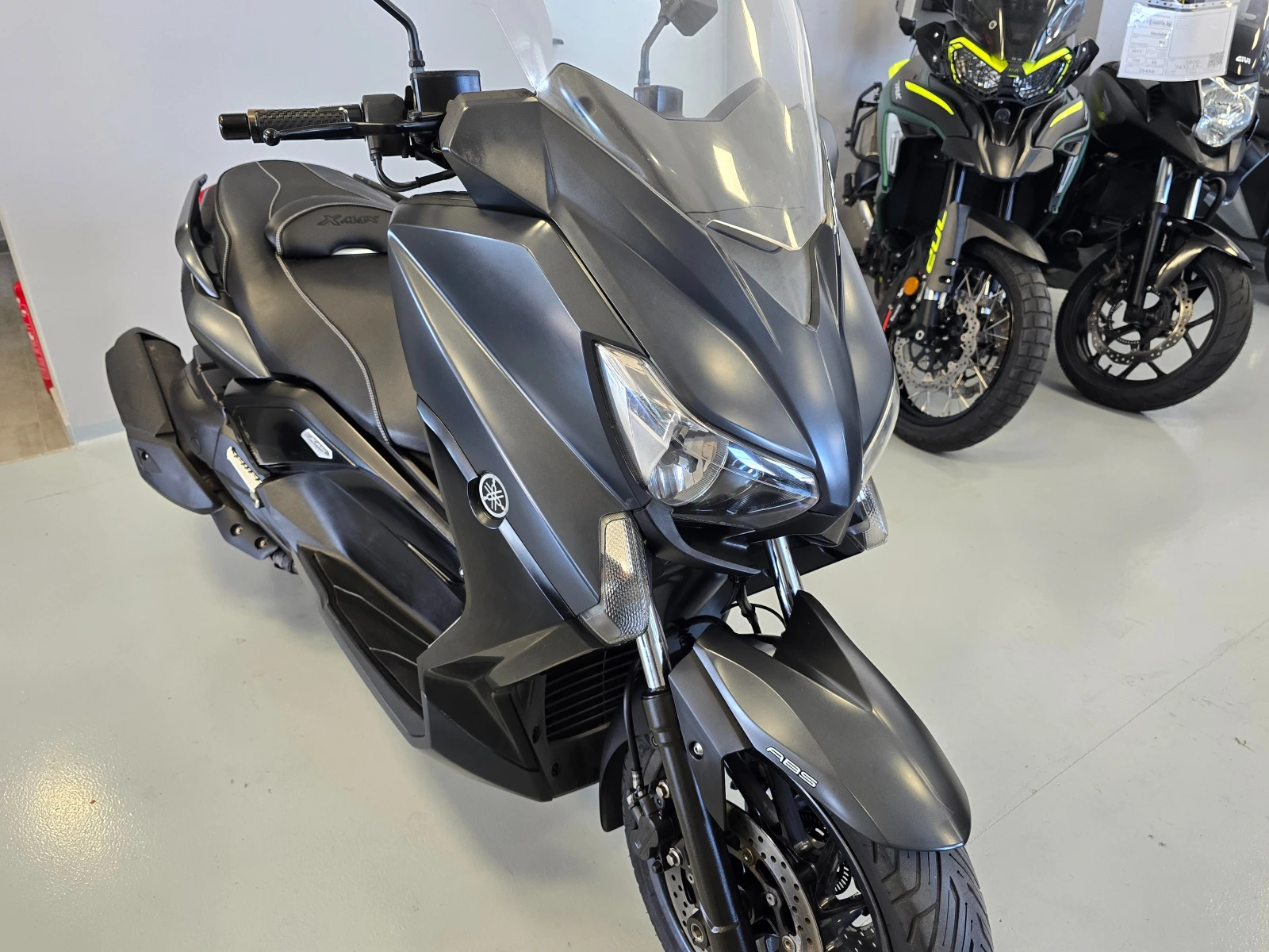 Yamaha X-max 400ie, ABS, Iron Max!, снимка 8 - Мотоциклети и мототехника - 55583327