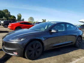 ������ Tesla Model 3