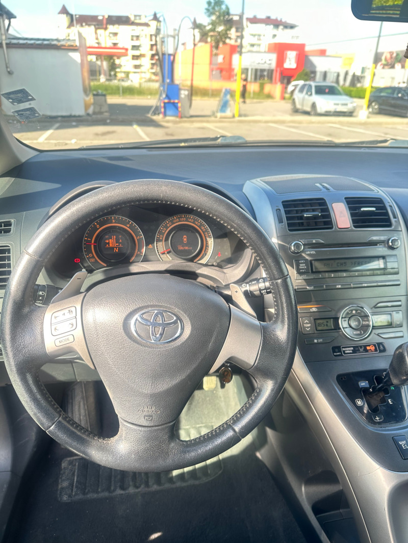 Toyota Auris, снимка 8 - Автомобили и джипове - 46091446