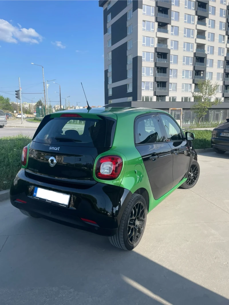 Smart Forfour, снимка 2 - Автомобили и джипове - 47448795