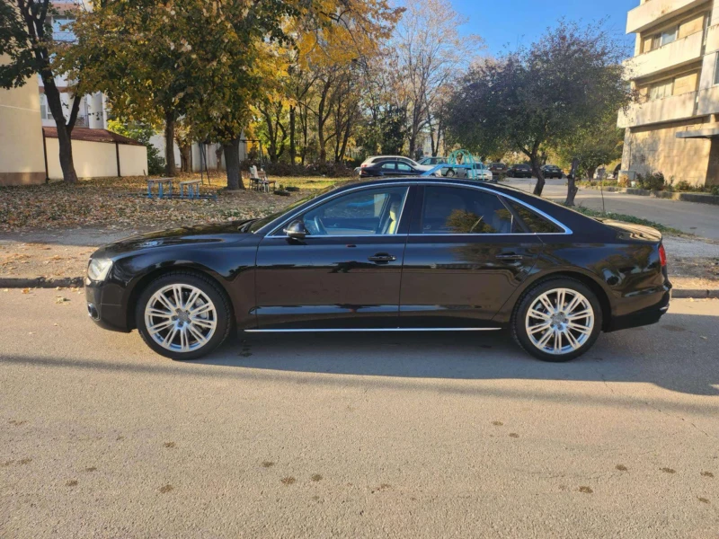 Audi A8 4, 2 бензин, снимка 3 - Автомобили и джипове - 47883169