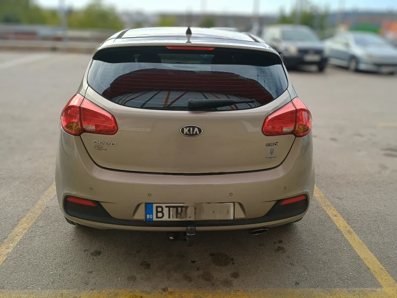 Kia Ceed, снимка 6 - Автомобили и джипове - 48504684