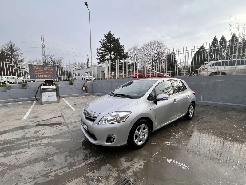 Toyota Auris Hybrid, снимка 8 - Автомобили и джипове - 48787033