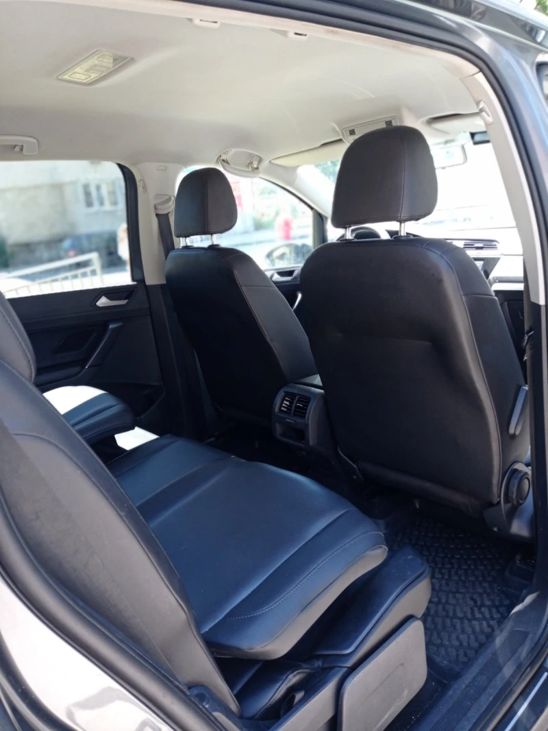 VW Touran, снимка 14 - Автомобили и джипове - 51720237