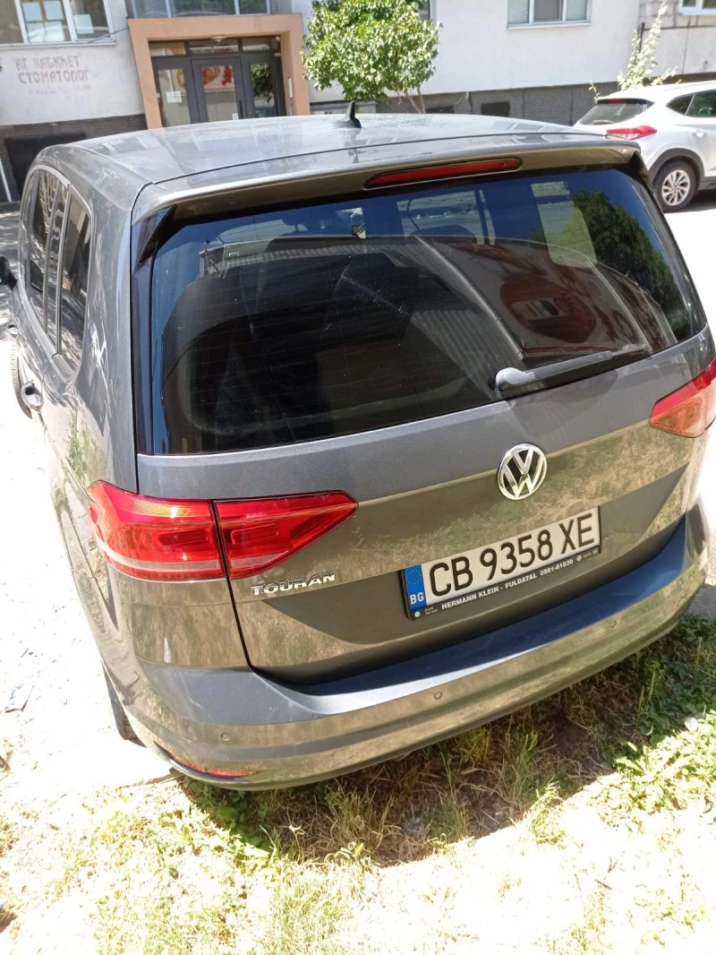 VW Touran, снимка 8 - Автомобили и джипове - 51720237