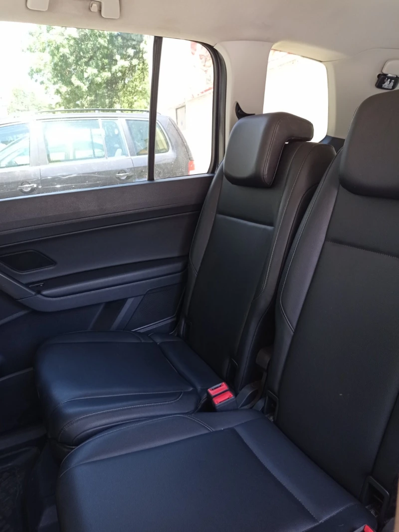VW Touran, снимка 10 - Автомобили и джипове - 51720237