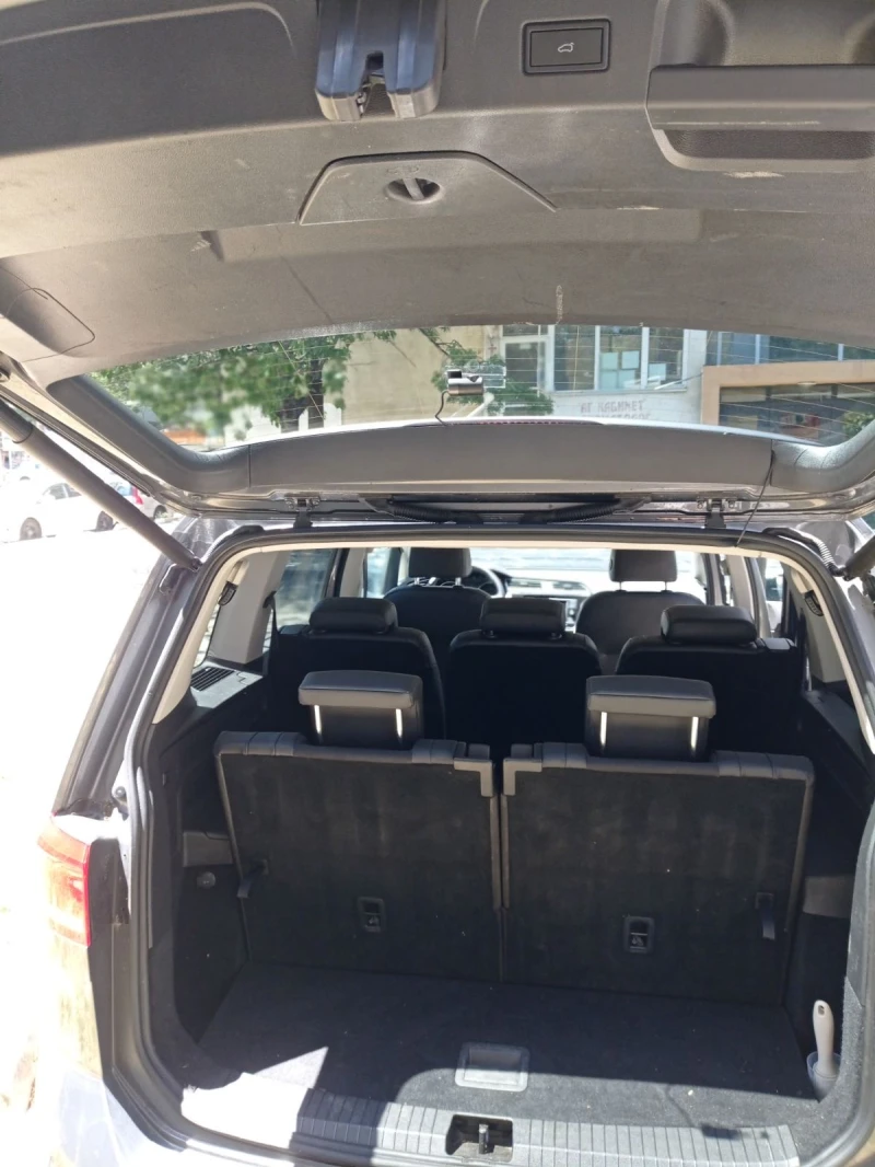 VW Touran, снимка 15 - Автомобили и джипове - 51720237