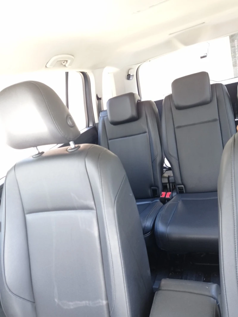 VW Touran, снимка 13 - Автомобили и джипове - 51720237