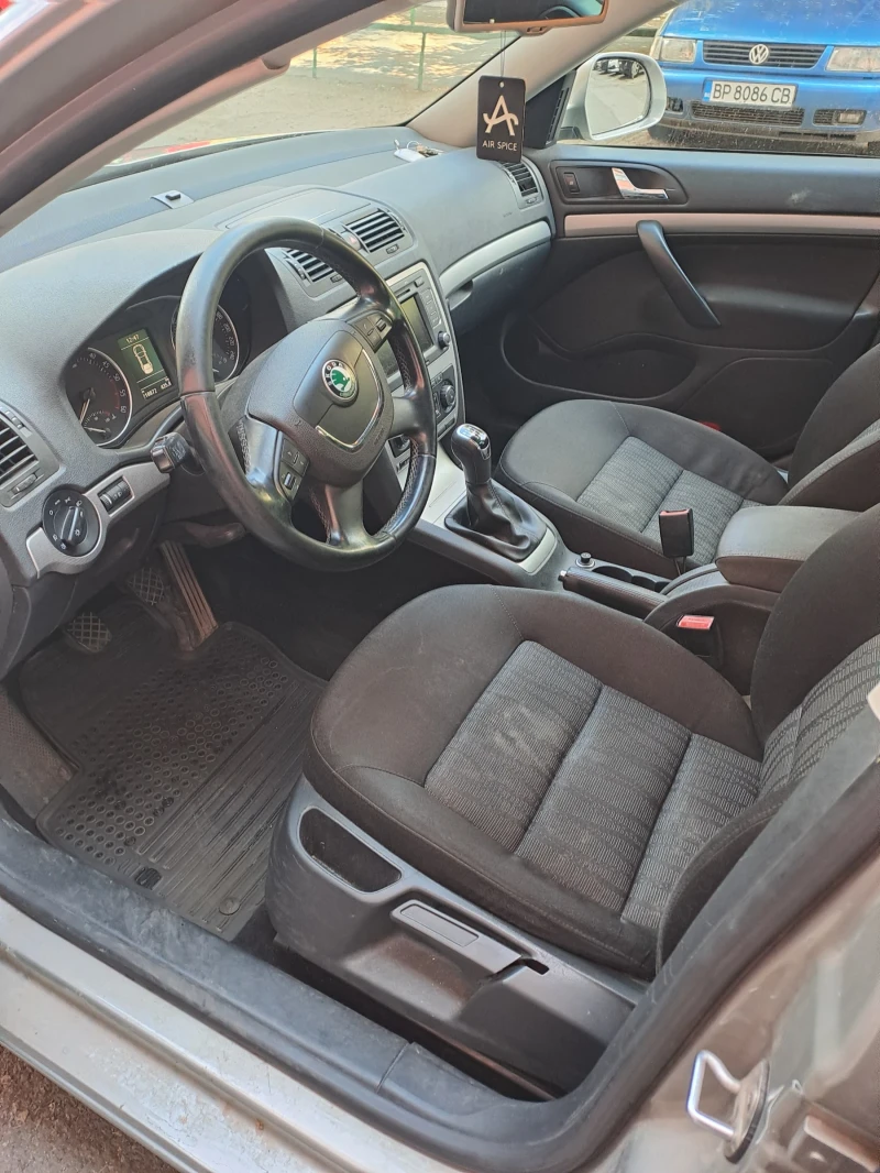 Skoda Octavia, снимка 9 - Автомобили и джипове - 51651381