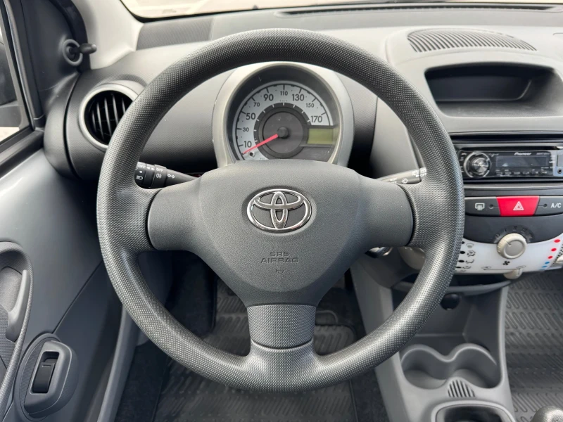 Toyota Aygo 1.0 VVT - 5 ВРАТИ - 96.000 км!!!, снимка 9 - Автомобили и джипове - 52003198