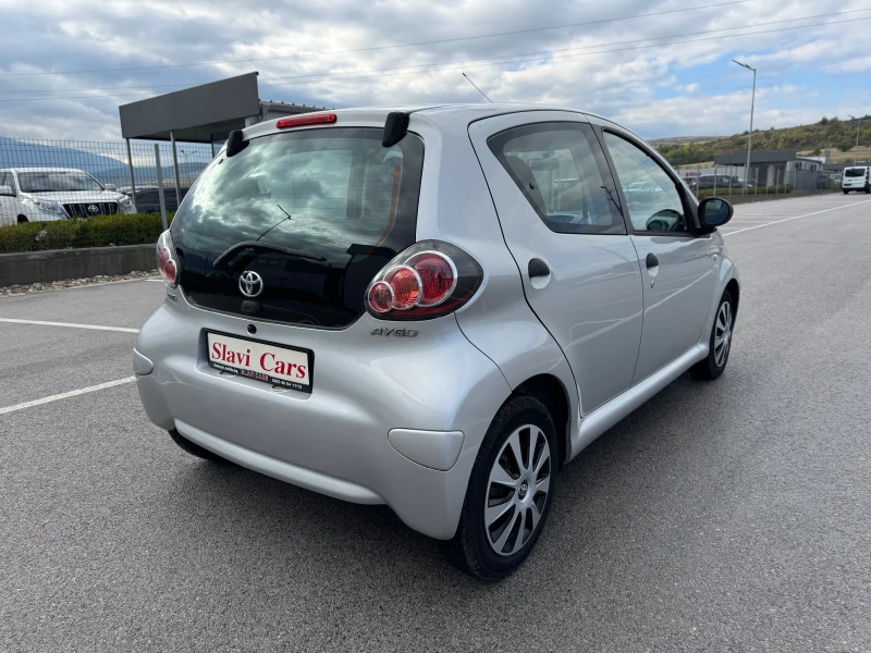 Toyota Aygo 1.0 VVT - 5 ВРАТИ - 96.000 км!!!, снимка 4 - Автомобили и джипове - 52003198