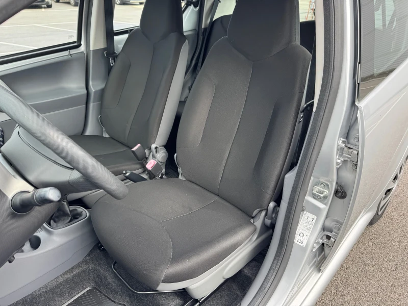 Toyota Aygo 1.0 VVT - 5 ВРАТИ - 96.000 км!!!, снимка 11 - Автомобили и джипове - 52003198