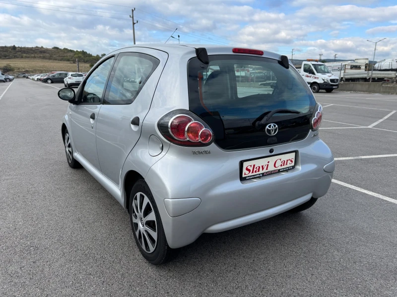 Toyota Aygo 1.0 VVT - 5 ВРАТИ - 96.000 км!!!, снимка 6 - Автомобили и джипове - 52003198