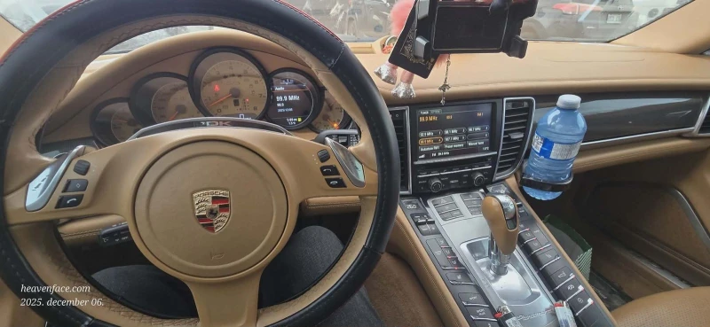 Porsche Panamera GTS CARFAX АВТО КРЕДИТ , снимка 11 - Автомобили и джипове - 52688728