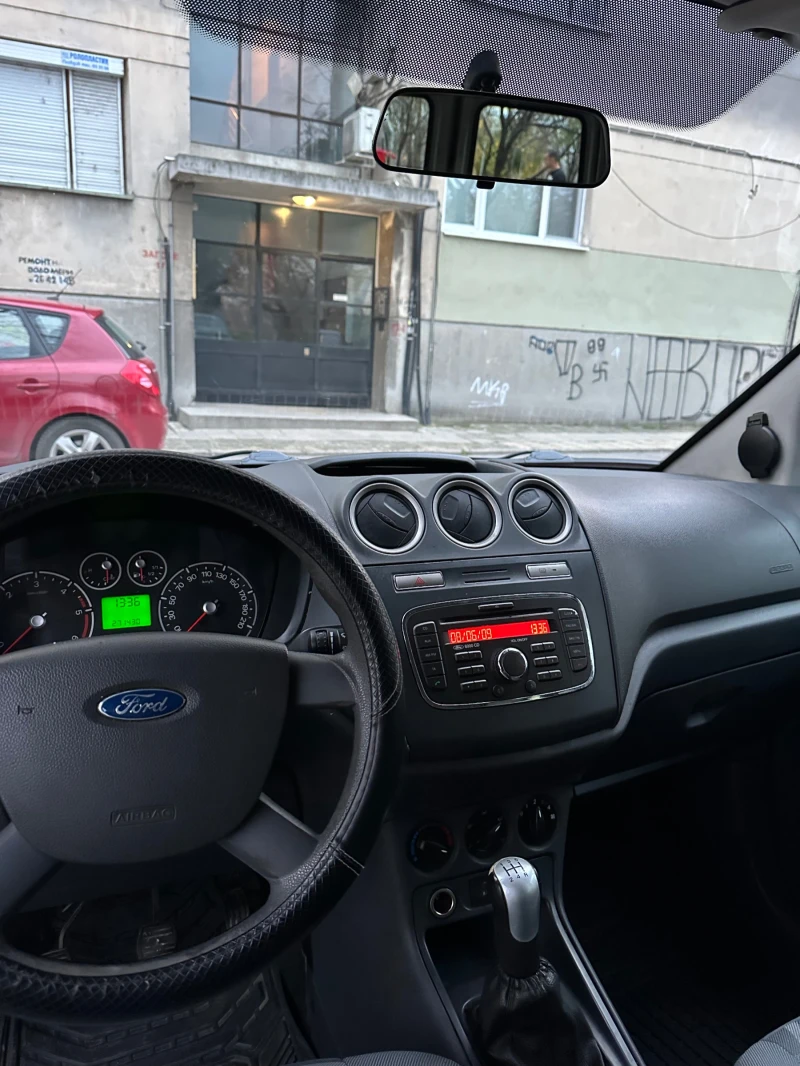 Ford Tourneo Connect, снимка 11 - Автомобили и джипове - 52792697